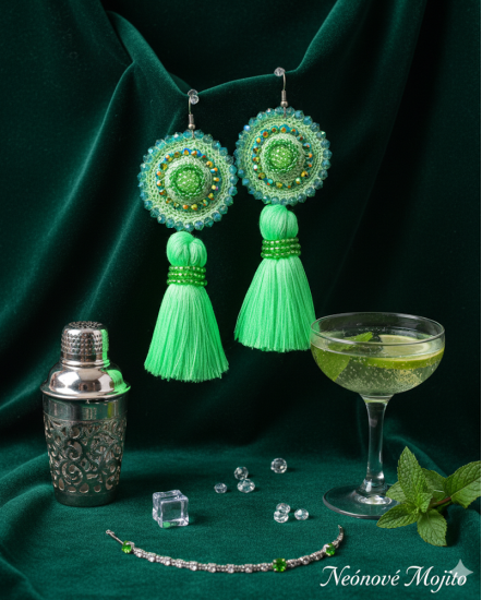 Háčkované dizajnové náušnice "Neónové Mojito"